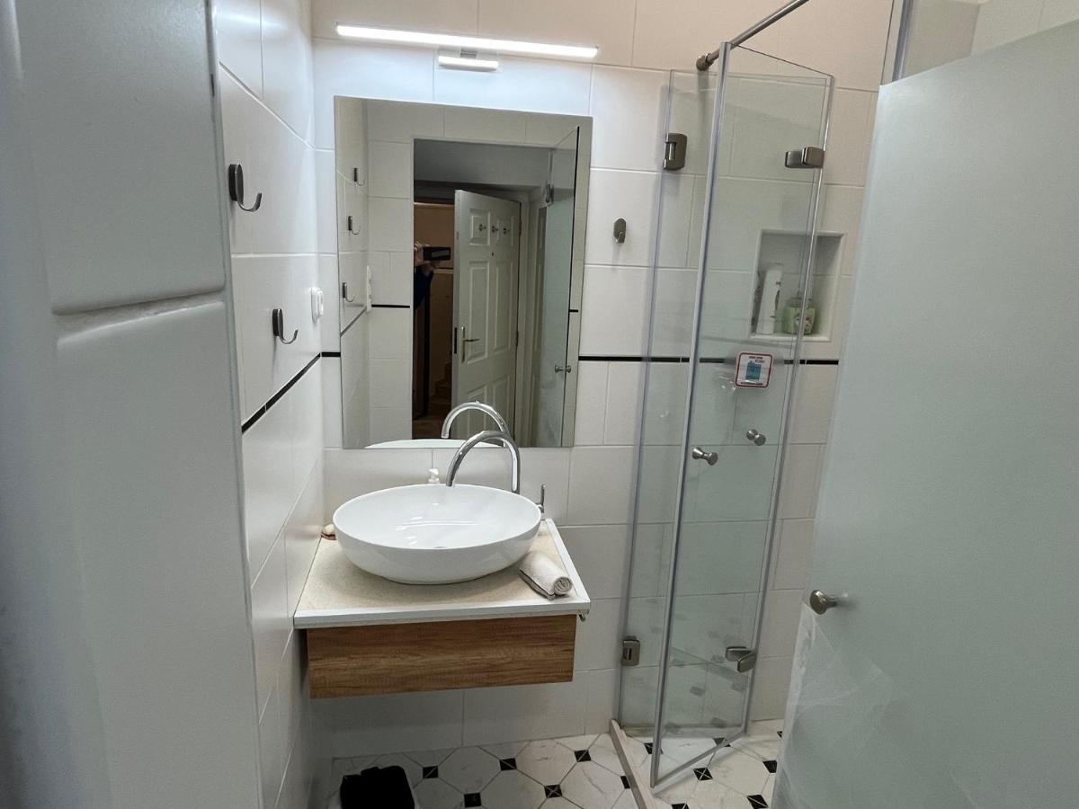 Studio Flat In The Center Of بودابست المظهر الخارجي الصورة